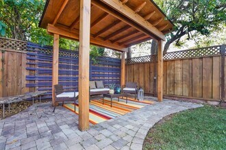 2417 Johnson Pl in Santa Clara, CA - Foto de edificio - Building Photo