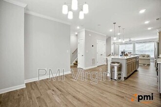 8520 Chesapeake Blvd in Norfolk, VA - Building Photo - Building Photo