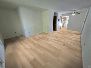 470 Echo Ln, Unit B in Aurora, IL - Foto de edificio - Building Photo