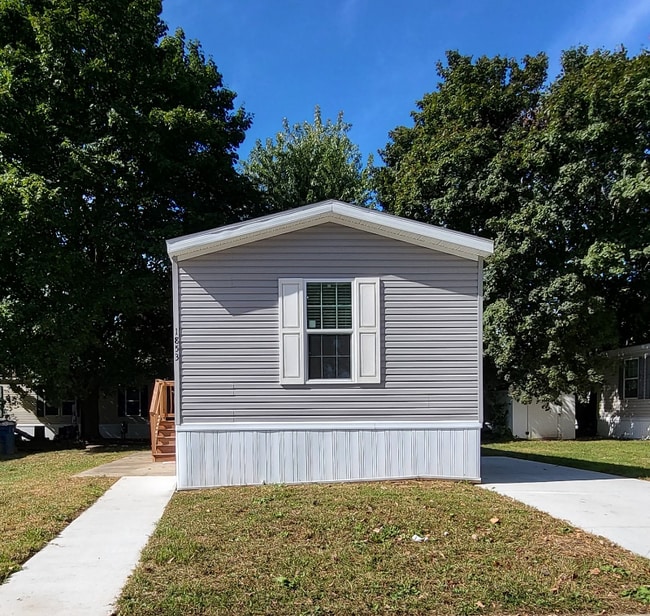 property at 1853 Collins Ct