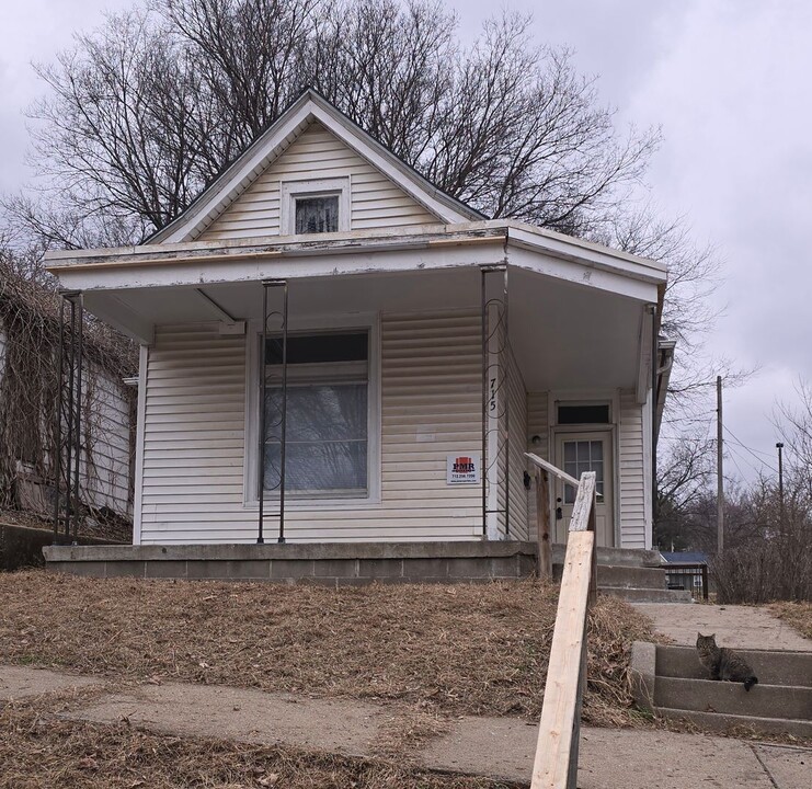 715 Concord St in St. Joseph, MO - Building Photo