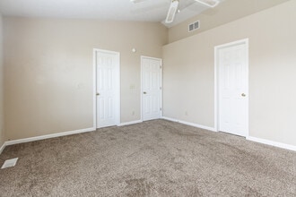 5639 Oakcrest Dr in Indianapolis, IN - Building Photo - Building Photo
