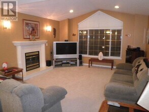 11818-11239 239 St in Maple Ridge, BC - Building Photo - Building Photo