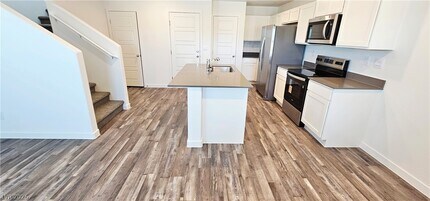 915 Violet Heron St in Henderson, NV - Building Photo - Building Photo