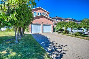 66 Bayhampton Crescent in Vaughan, ON - Building Photo