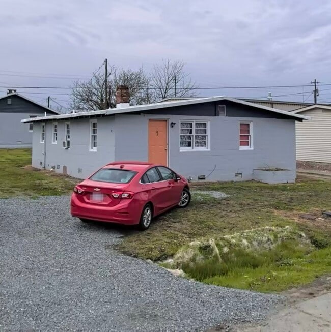 103 E 3rd St in Kenly, NC - Building Photo - Building Photo
