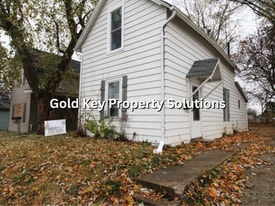 230 W 22nd St in Anderson, IN - Building Photo