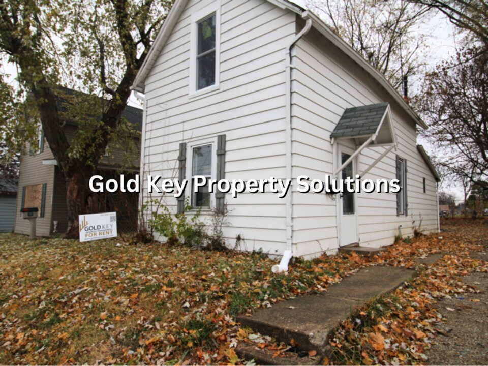 230 W 22nd St in Anderson, IN - Building Photo