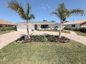 4760 NW 5th Ln in Boca Raton, FL - Building Photo