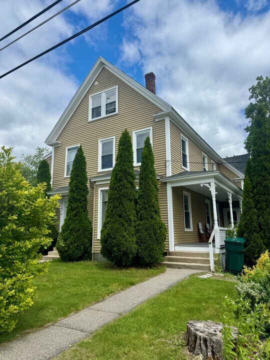 97 Knight St, Unit 1 in Milford, NH - Building Photo