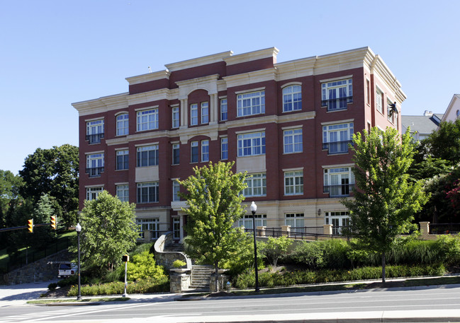 Residences at Lyon Hill