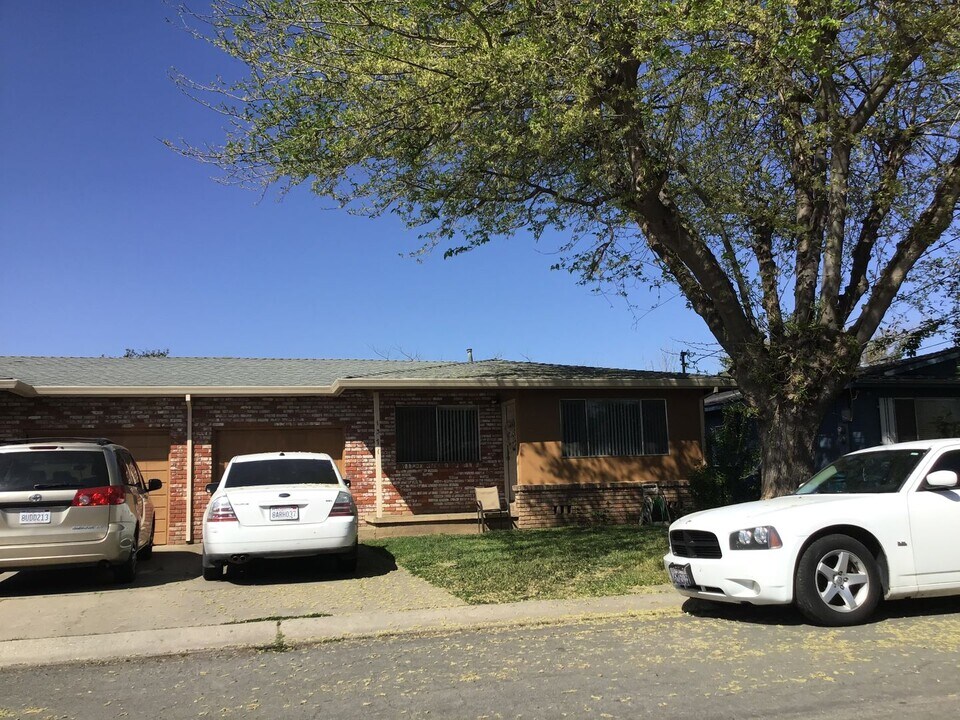 1371 Bancroft Ave, Unit 1371 in Yuba City, CA - Building Photo