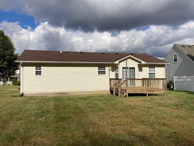 145 Susan Ct in Radcliff, KY - Foto de edificio - Building Photo