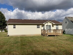 145 Susan Ct in Radcliff, KY - Building Photo - Building Photo
