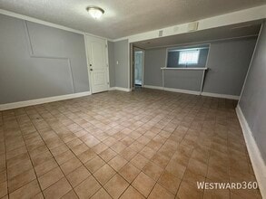 9150 S Colfax Ave in Chicago, IL - Building Photo - Building Photo
