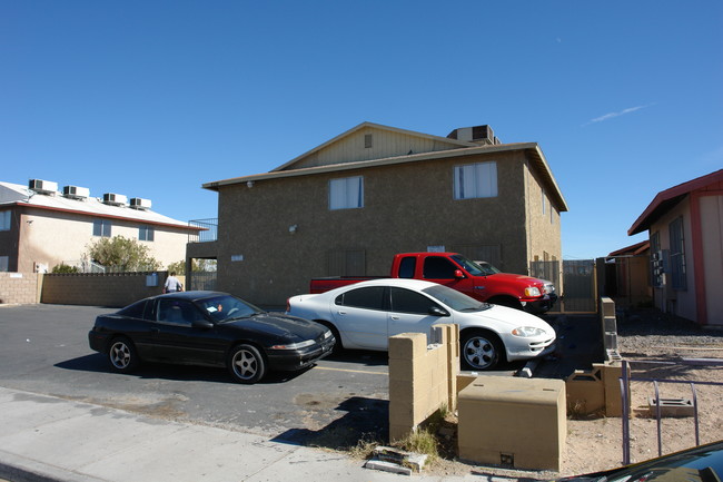 2330 Dolly Ln in Las Vegas, NV - Building Photo - Building Photo