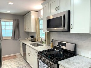 1408 Lockwood Dr SW in Atlanta, GA - Foto de edificio - Building Photo