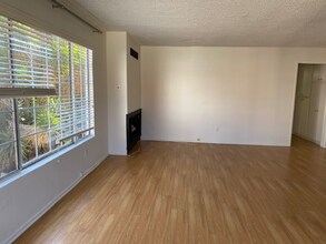 117 Catamaran St in Marina Del Rey, CA - Foto de edificio - Building Photo