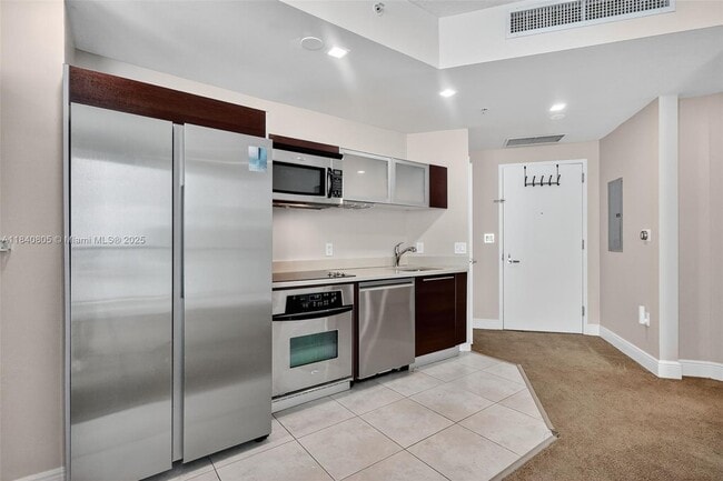 property at 1900 N Bayshore Dr