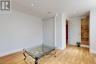 470 Oriole Pkwy in Toronto, ON - Building Photo - Building Photo