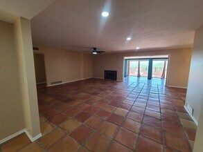 351 W Calle Lecho in Green Valley, AZ - Building Photo - Building Photo