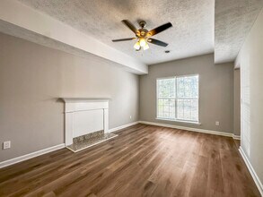 2752 Fairburn Rd SW in Atlanta, GA - Building Photo - Building Photo