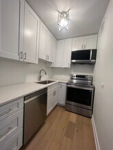 1550 N Lake Shore Dr, Unit 2F in Chicago, IL - Building Photo - Building Photo