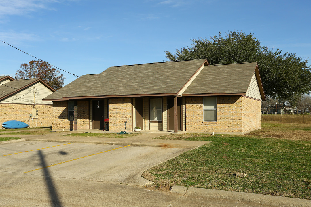 Martindale Apartments in Maxwell, TX - Building Photo