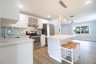 4470 Mainlands Blvd W in Pinellas Park, FL - Building Photo - Building Photo