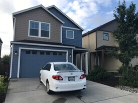 7421 NE 58th Way in Vancouver, WA - Building Photo