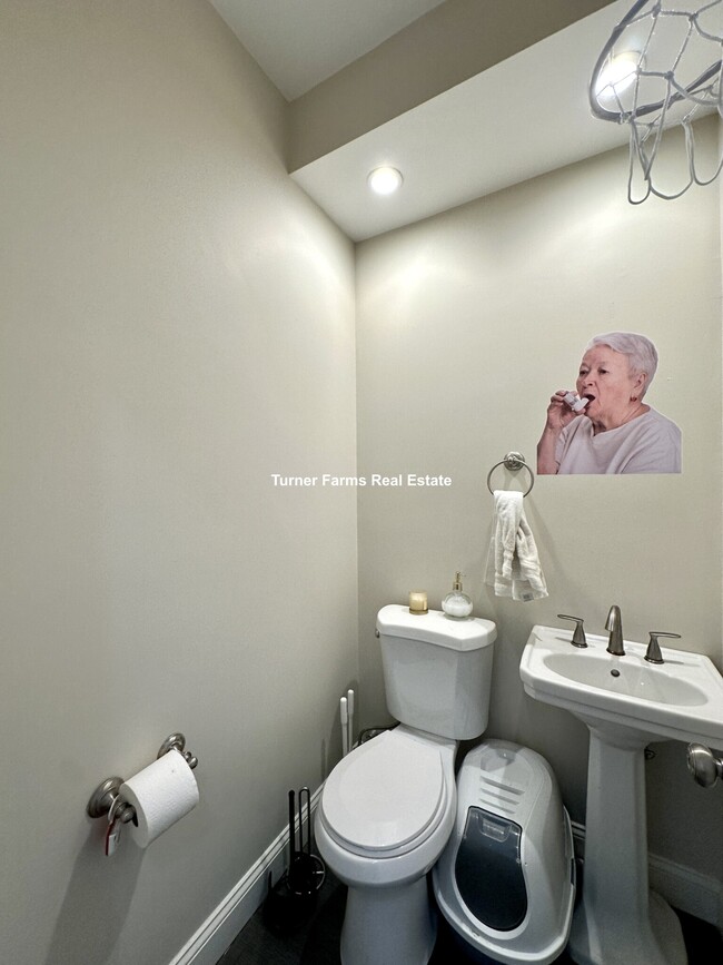 12 Marney St, Unit 1 in Cambridge, MA - Building Photo - Building Photo