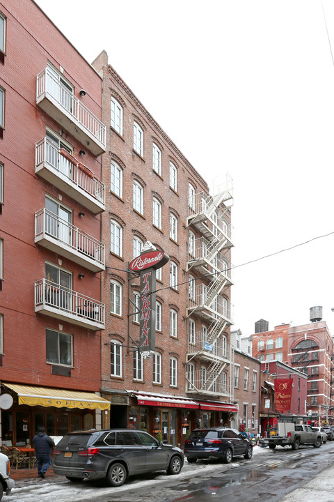 145-147 Mulberry St in New York, NY - Foto de edificio