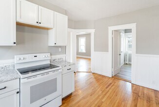 131 Providence St in Worcester, MA - Foto de edificio - Building Photo