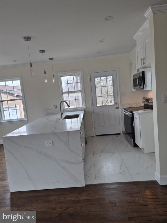 property at 2206 Brinkley Rd