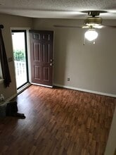 141 Country Village Ct, Unit 141 in Greenwood, SC - Foto de edificio - Building Photo