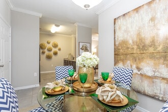 Village at Town Center in Raleigh, NC - Foto de edificio - Interior Photo