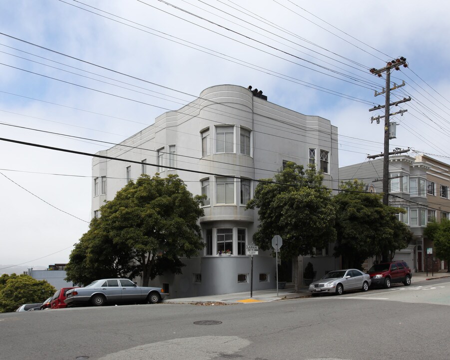 2401 Larkin St in San Francisco, CA - Building Photo