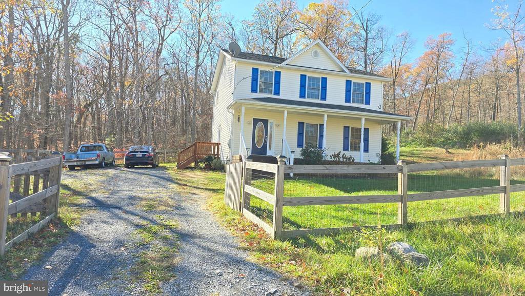 803 Enfield Dr in Winchester, VA - Foto de edificio