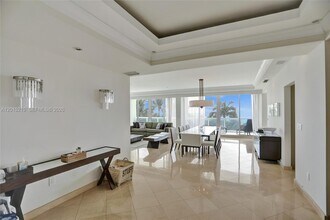10101 Collins Ave in Bal Harbour, FL - Foto de edificio - Building Photo
