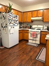 9942 W Cermak Rd in Westchester, IL - Building Photo - Building Photo