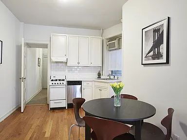 210 E 17th St in New York, NY - Building Photo - Building Photo