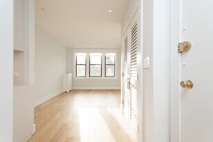 8 Elko St, Unit 7 in Boston, MA - Building Photo