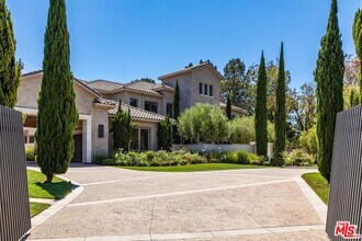 1209 Via Aracena in Camarillo, CA - Building Photo - Building Photo