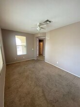 5817 Addy Ln in North Las Vegas, NV - Foto de edificio - Building Photo