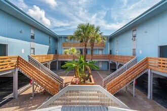 610 Ferry Rd in Galveston, TX - Building Photo - Building Photo