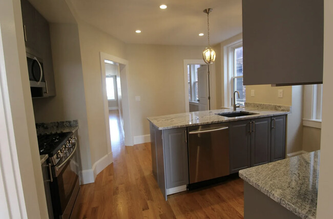 38 Frankfort St, Unit 2