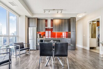 228 Wellington St W in Toronto, ON - Building Photo - Building Photo