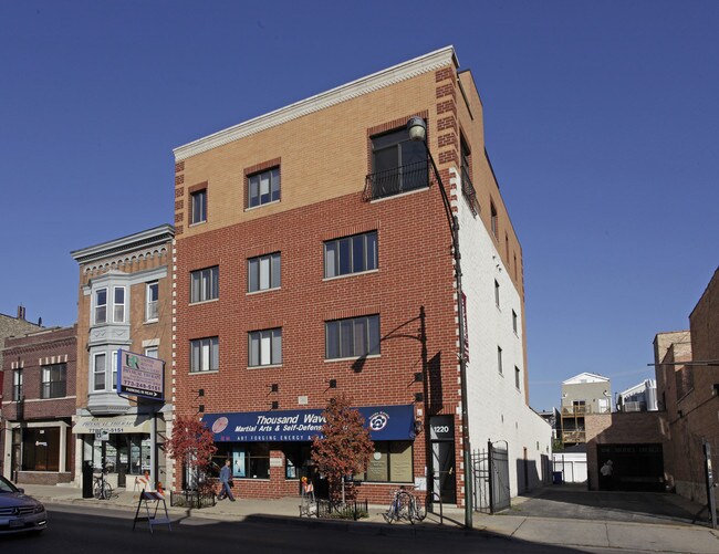 1220-1222 W Belmont Ave in Chicago, IL - Building Photo - Building Photo