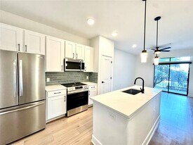 2300 Richmond Ave. in Houston, TX - Building Photo