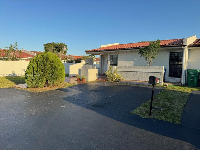 9400 SW 6th Terrace in Miami, FL - Building Photo - Building Photo
